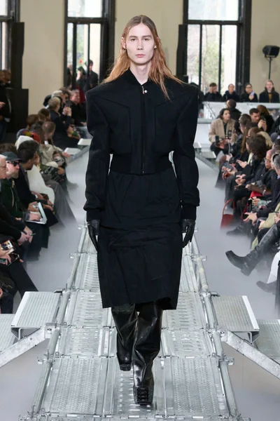 Look 37